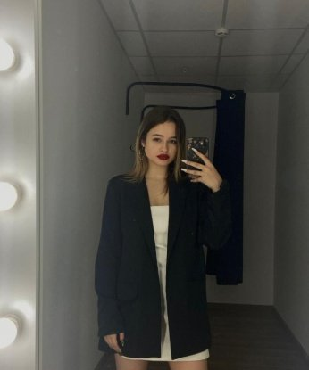 Живу в Москве, и мои услуги будут полностью посвящены тому, чтобы вы ощутили настоящую насладку и расслабление. Мое фото говорит само за себя - я заявляюсь с шикарной фигурой и нежной кожей. Позаботьтесь и о себе, и о своих сексуальных желаниях, выбрав меня. У меня много возможностей, чтобы сделать каждую нашу встречу особенной и незабываемой. Позвольте мне показать вам, как комфортно и приятно провести время в моей компании. Уверена, что вам понравится каждая минута, проведенная со мной. Вас ждут только положительные отзывы, и я гарантирую, что мои услуги будут выше ваших ожиданий. 🌟 Милана